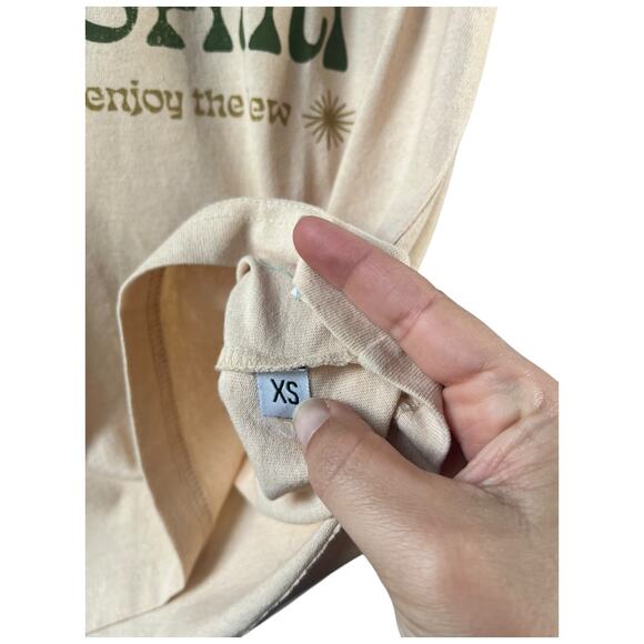 Desert Dreamer Joshua Tree California graphic tee beige green XS NWT - Picture 4 of 8